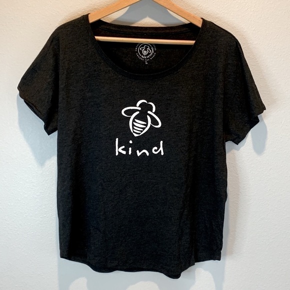 Bee Attitudes Bee Kind Heather Black Scoop Neck T-Shirt Size Large NWOT - Picture 1 of 4